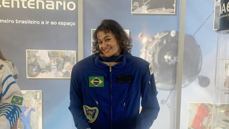 Larissa deve receber o maacacão azul durante o curso que tem início neste final de semana, em Brasília(foto: Arquivo Pessoal)